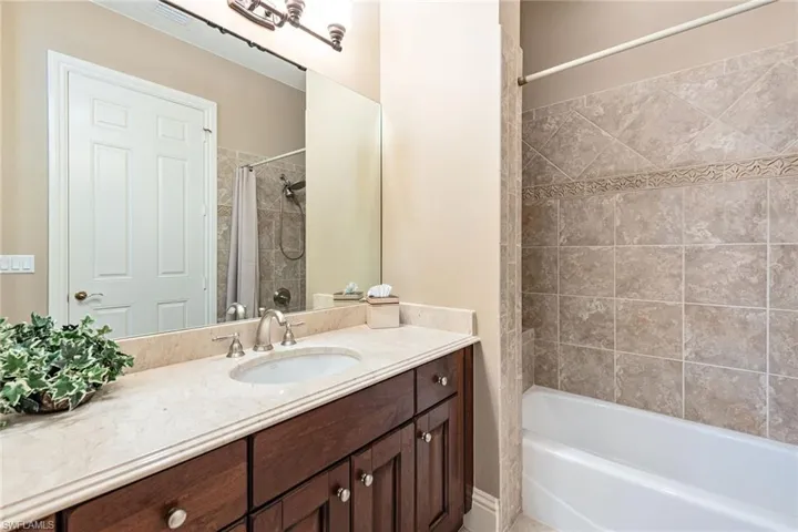 9284 Menaggio Ct 202, Naples, Florida 34114