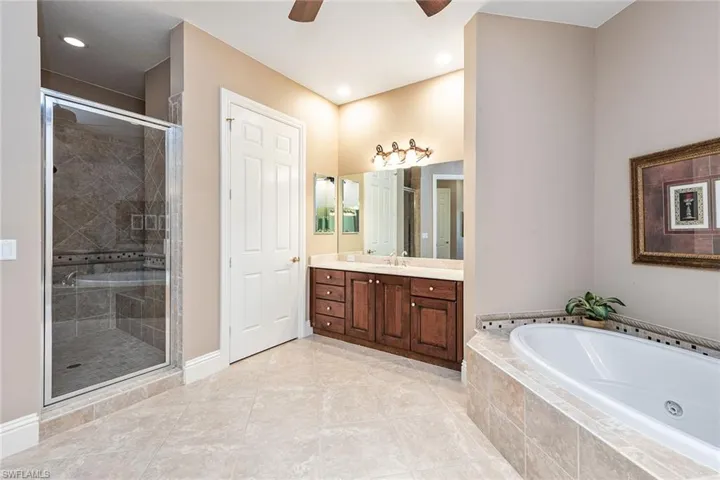 9284 Menaggio Ct 202, Naples, Florida 34114