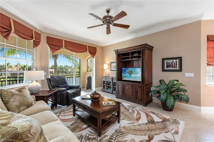 9284 Menaggio Ct 202, Naples, Florida 34114