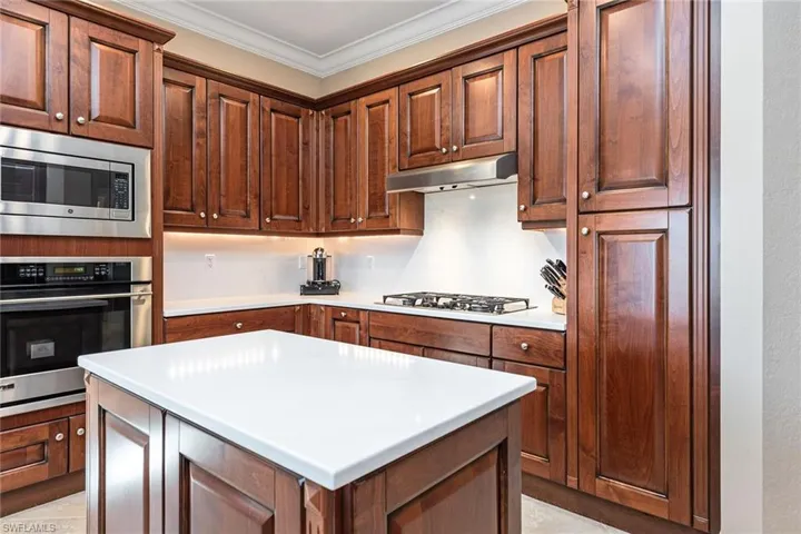 9284 Menaggio Ct 202, Naples, Florida 34114