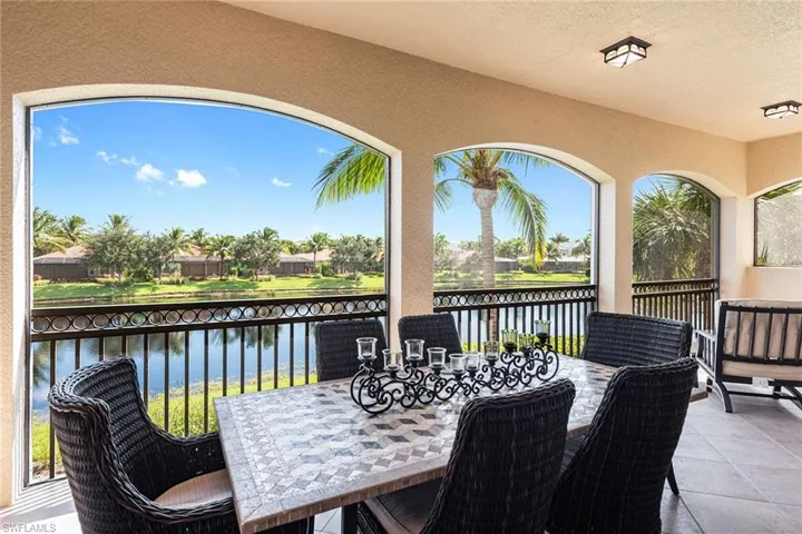 9284 Menaggio Ct 202, Naples, Florida 34114