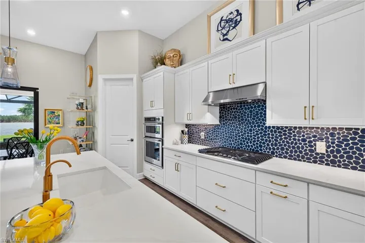19263 Aqua Shore Dr, Fort Myers, Florida 33913