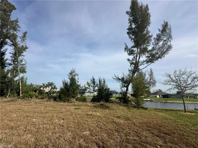 153 SE 21st ST, CAPE CORAL FL 33990