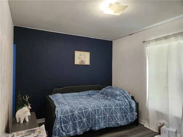 1727 Ne 34th St, Cape Coral, Florida 33909