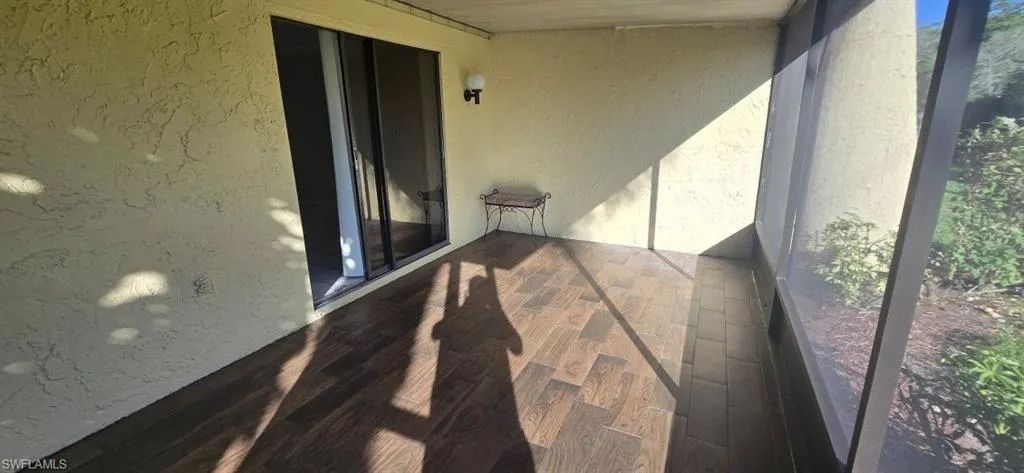 925  Palm View  DR, Naples, FL 34110