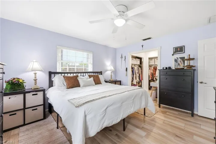720  Meyer  DR, Naples, FL 34120