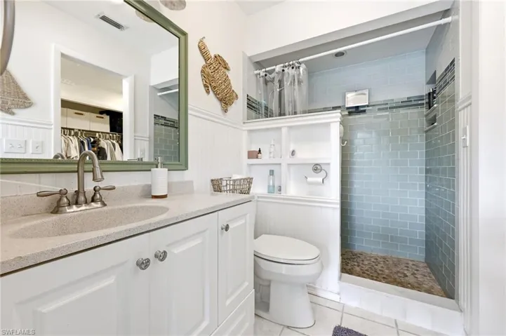 720  Meyer  DR, Naples, FL 34120