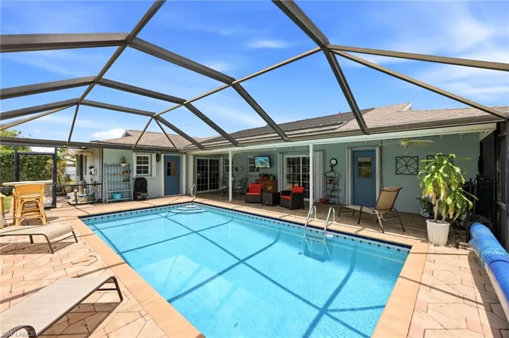 720  Meyer  DR, Naples, FL 34120