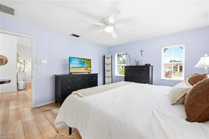 720  Meyer  DR, Naples, FL 34120