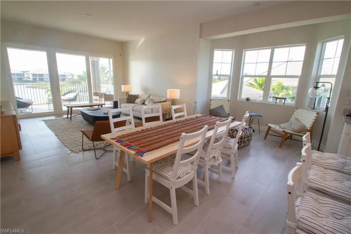 163  Indies E DR, Naples, FL 34114
