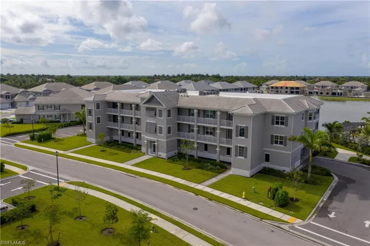163  Indies E DR, Naples, FL 34114