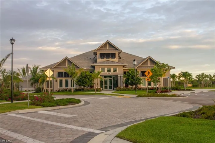 163  Indies E DR, Naples, FL 34114
