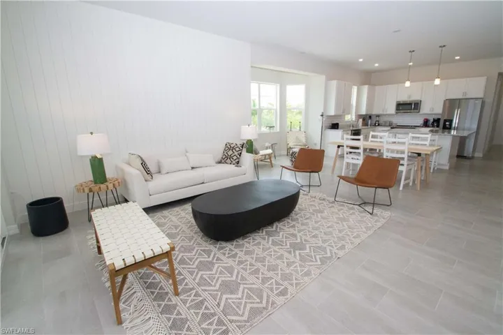 163  Indies E DR, Naples, FL 34114
