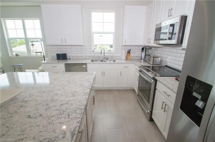 163  Indies E DR, Naples, FL 34114