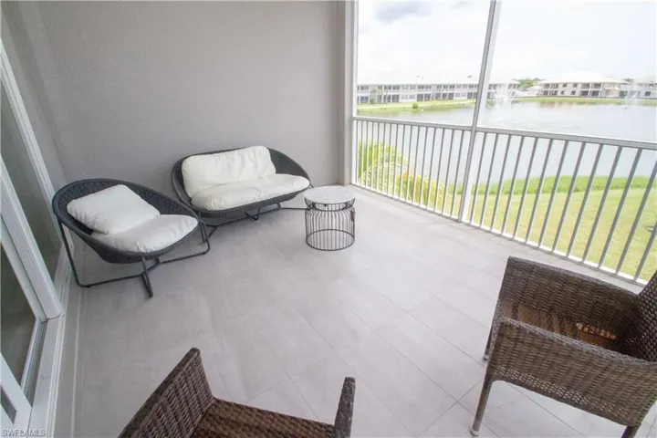 163  Indies E DR, Naples, FL 34114