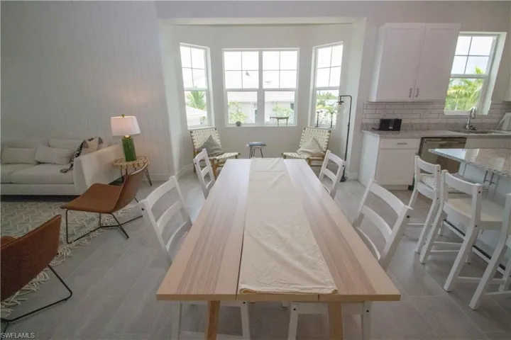 163  Indies E DR, Naples, FL 34114