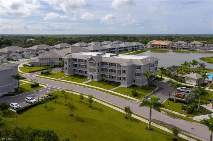 163  Indies E DR, Naples, FL 34114