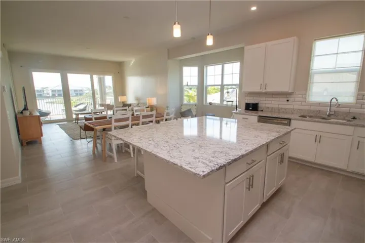 163  Indies E DR, Naples, FL 34114
