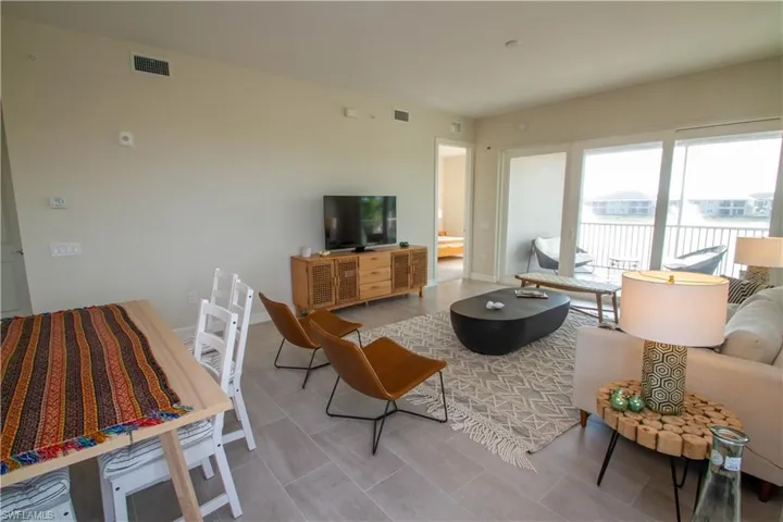 163  Indies E DR, Naples, FL 34114