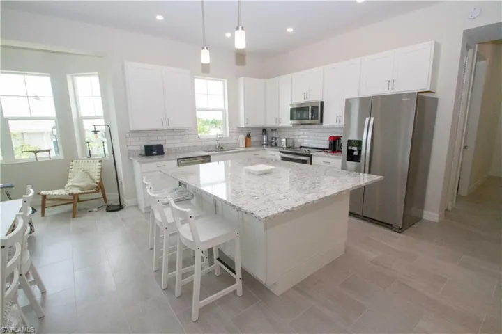 163  Indies E DR, Naples, FL 34114