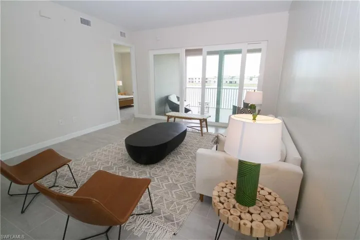 163  Indies E DR, Naples, FL 34114
