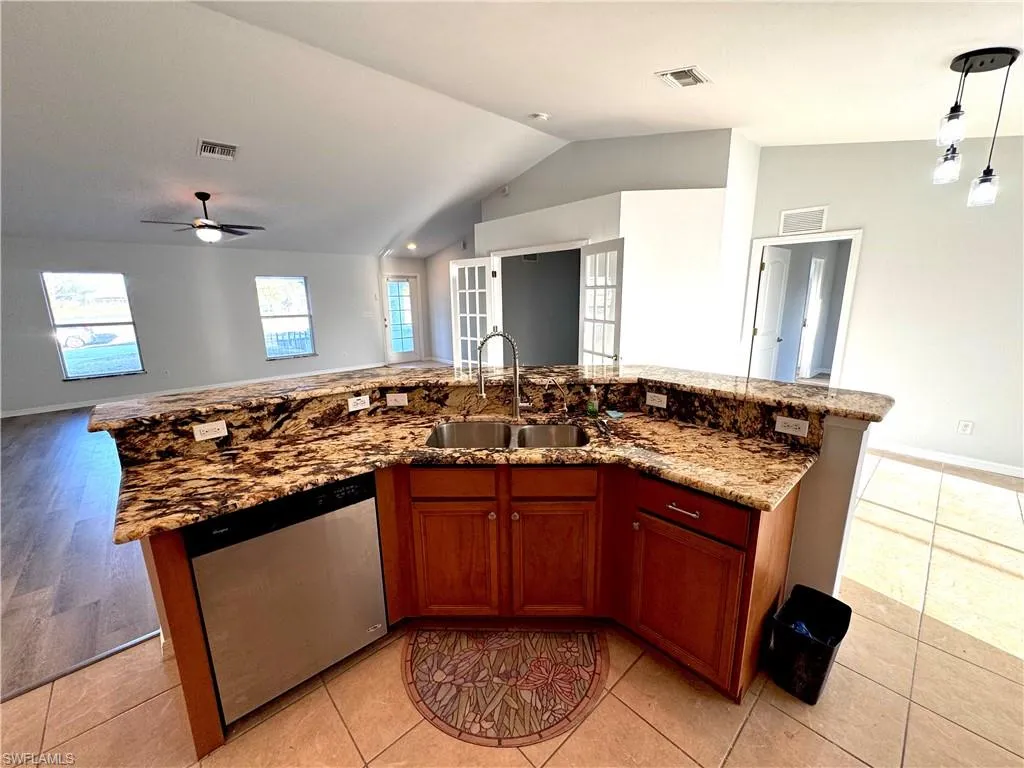 1222 20th PL, Cape Coral, FL 33993,224105192
