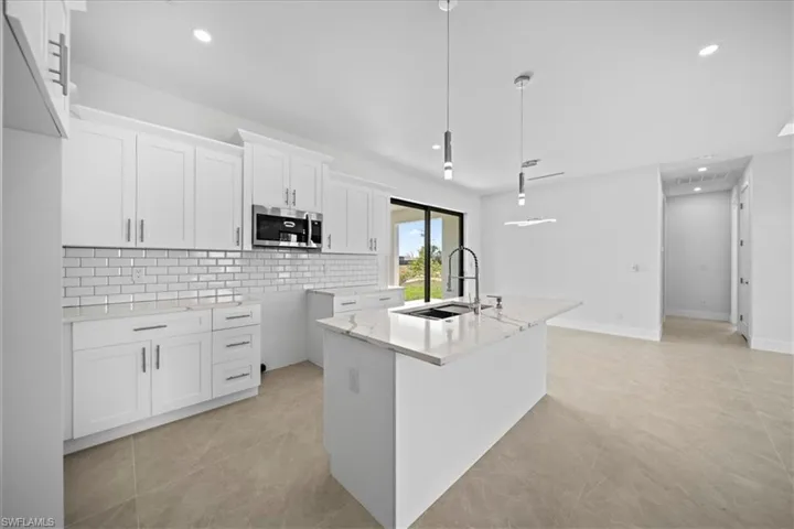1317 Ne 1st Ave, Cape Coral, Florida 33909