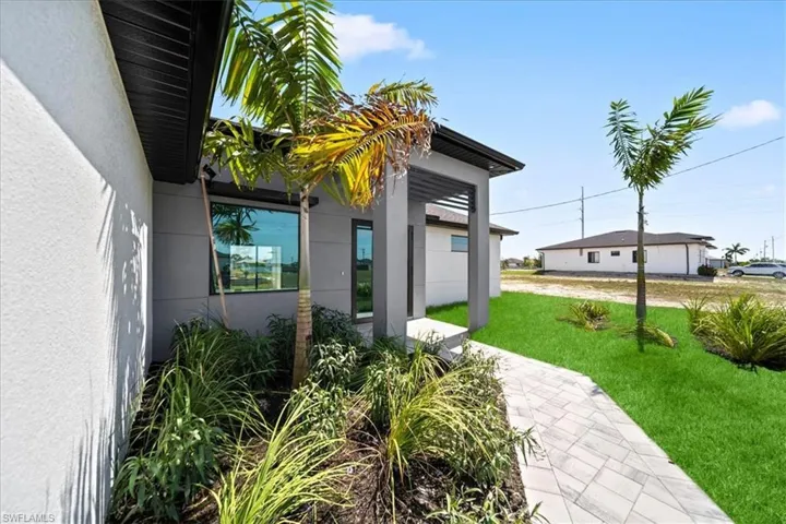 1317 Ne 1st Ave, Cape Coral, Florida 33909