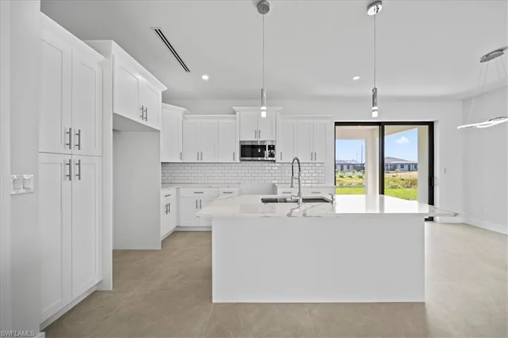 1317 Ne 1st Ave, Cape Coral, Florida 33909
