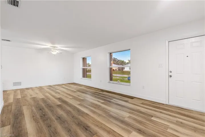 Spacious living room