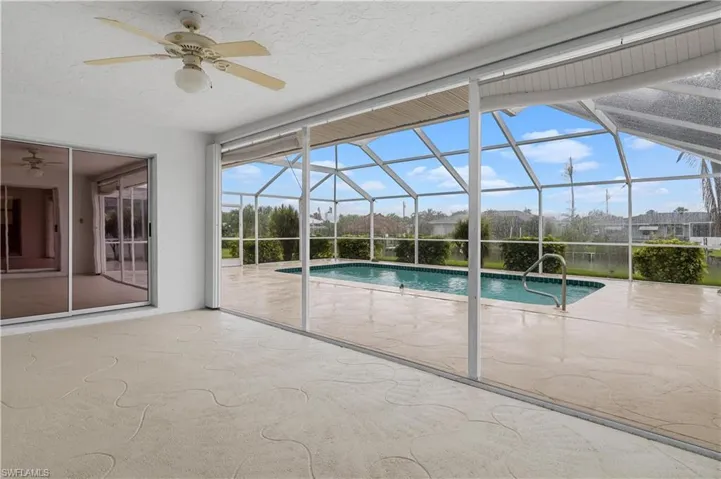 Large under truss lanai with hurricane