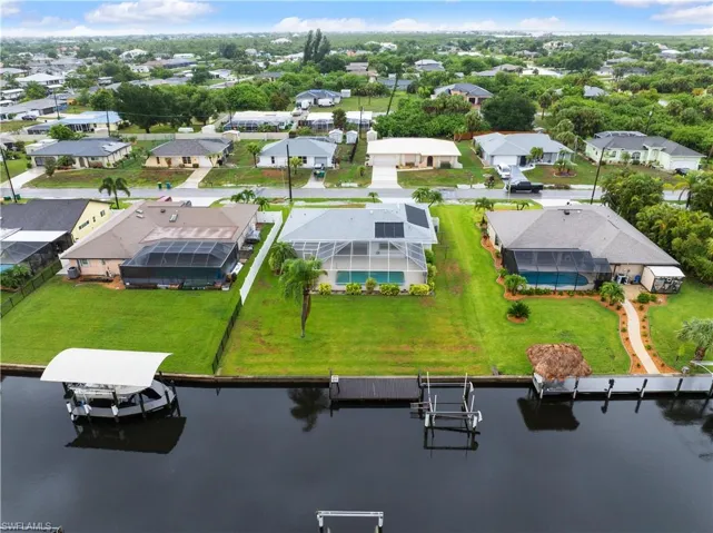 Canal Living!!