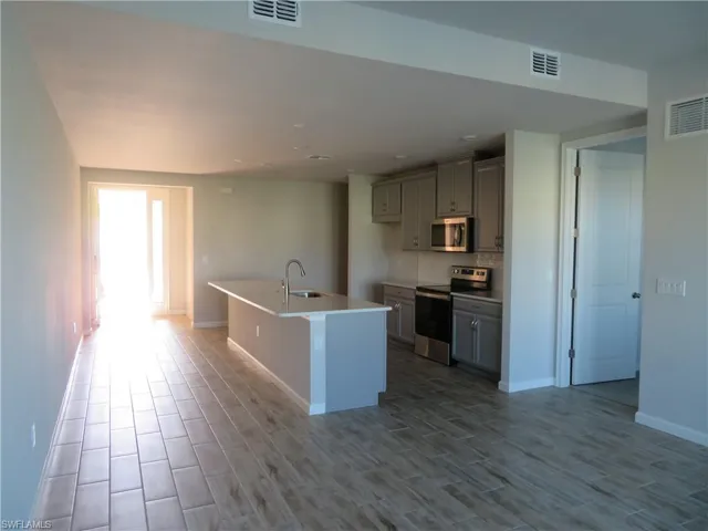 4709 Arboretum Cir 102, Naples, Florida 34112