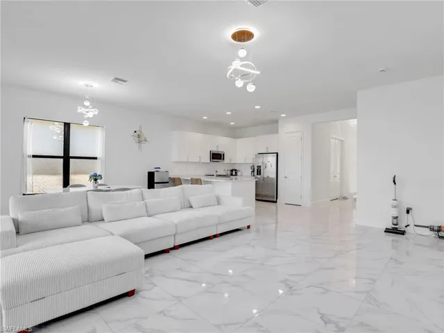 20329 Fair Oak Ln, Estero, Florida 33928