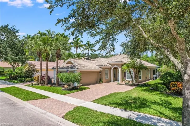 15306 Bonefish Trl N, Bonita Springs, Florida 34135