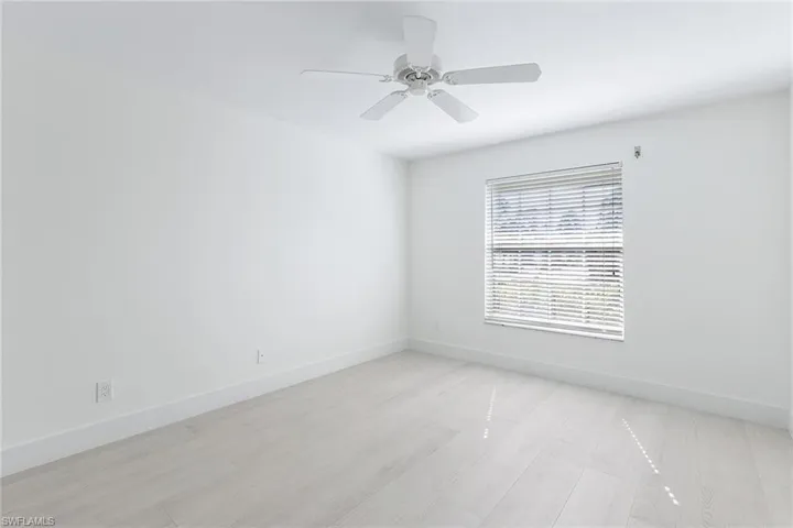 116  Fountain  CIR, Naples, FL 34119