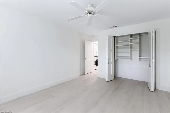 116  Fountain  CIR, Naples, FL 34119