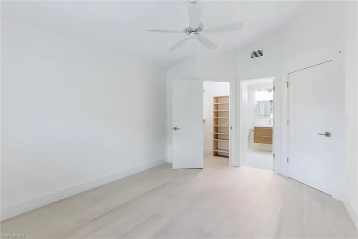 116  Fountain  CIR, Naples, FL 34119