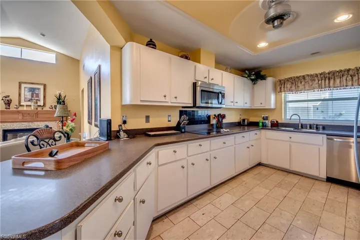 2720 Sw 51st St, Cape Coral, Florida 33914