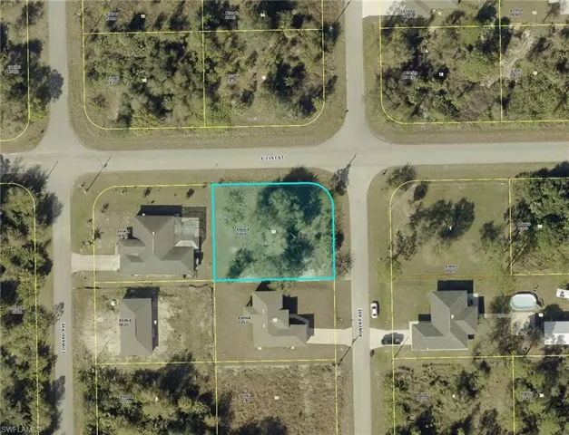 2025  Robert  AVE, Alva, FL 33920