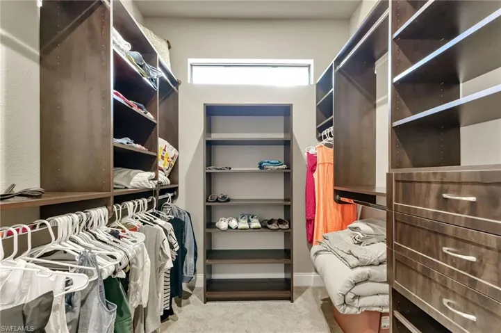 Primary has 2 walk-in closets