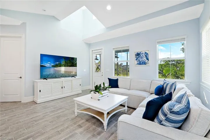 7139 Cayo Coco Ln, Naples, Florida 34113