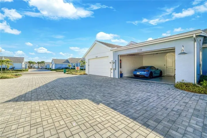 7139 Cayo Coco Ln, Naples, Florida 34113