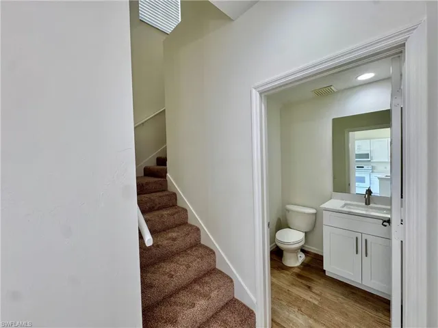 3255 Tamara Dr 16, Naples, Florida 34109