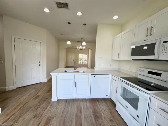 3255 Tamara Dr 16, Naples, Florida 34109
