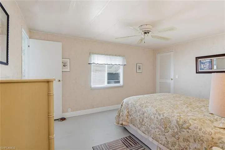 Owners Suite with ceiling fan