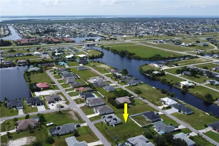 2827 Sw 2nd Ln, Cape Coral Fl 33991