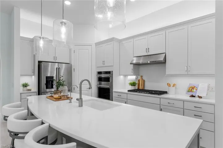 19640 Aqua View Ln, Estero, Florida 33913