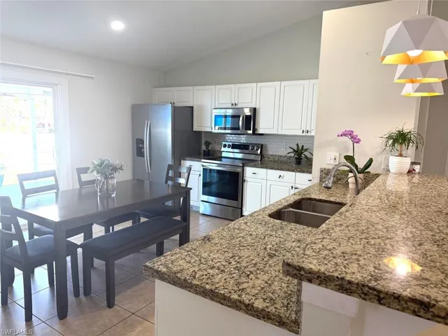 1203 Sw 34th Ter, Cape Coral, Florida 33914