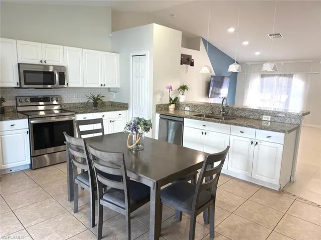 1203 Sw 34th Ter, Cape Coral, Florida 33914